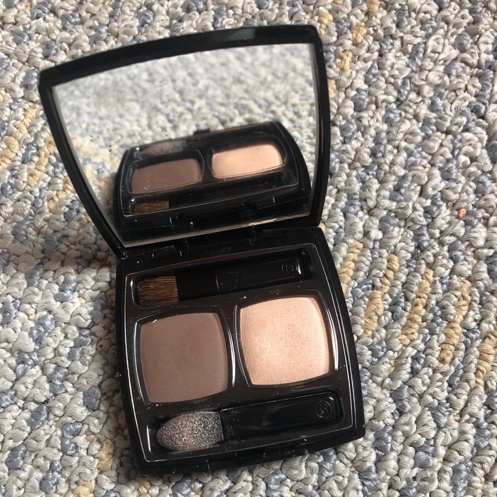 Chanel Ombres Contraste Duo in #20 Taupe